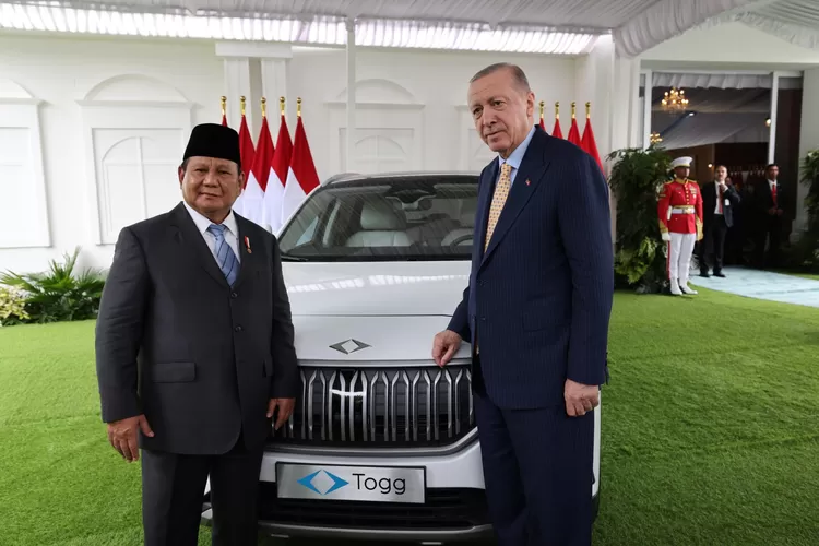 Momen langka Presiden Erdogan berikan hadiah mobil listrik buatan Turki untuk Indonesia saat bertemu dengan Presiden Prabowo