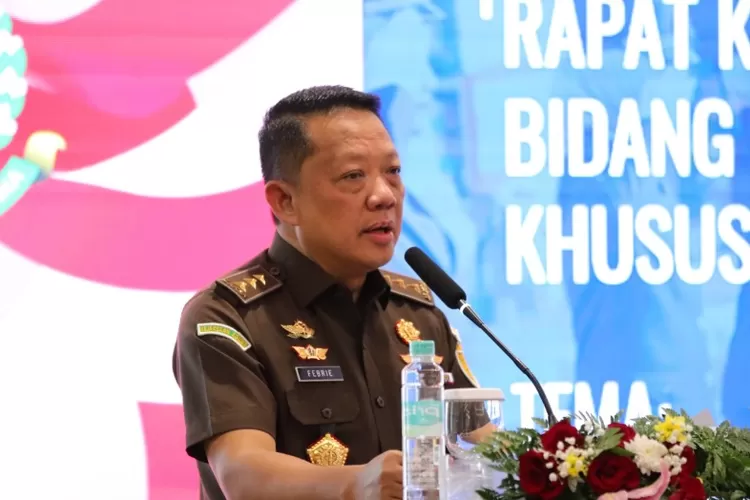 Tim Penyidik Kejaksaan Agung kini mulai periksa 6 orang saksi terkait perkara minyak mentah PT Pertamina