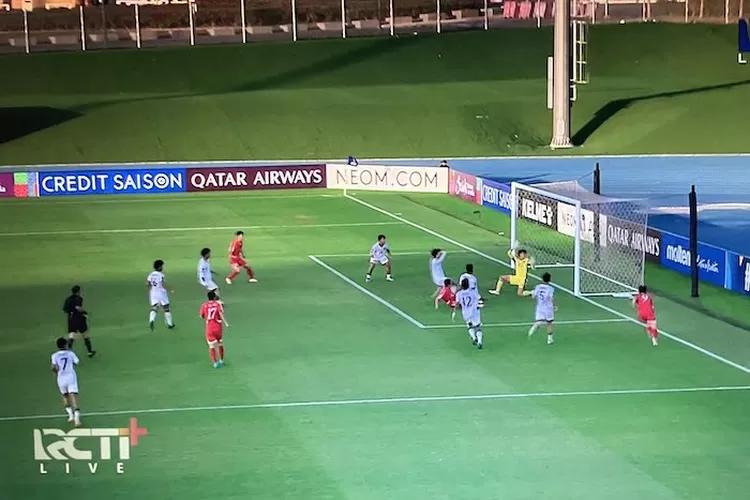 Ri Kyong-bong berhasil mencetak gol ketiga Korea Utara pada menit 48 perempat final Piala Asia U17 pada Senin(14/4) di Jeddah Arab Saudi. (RCTI)