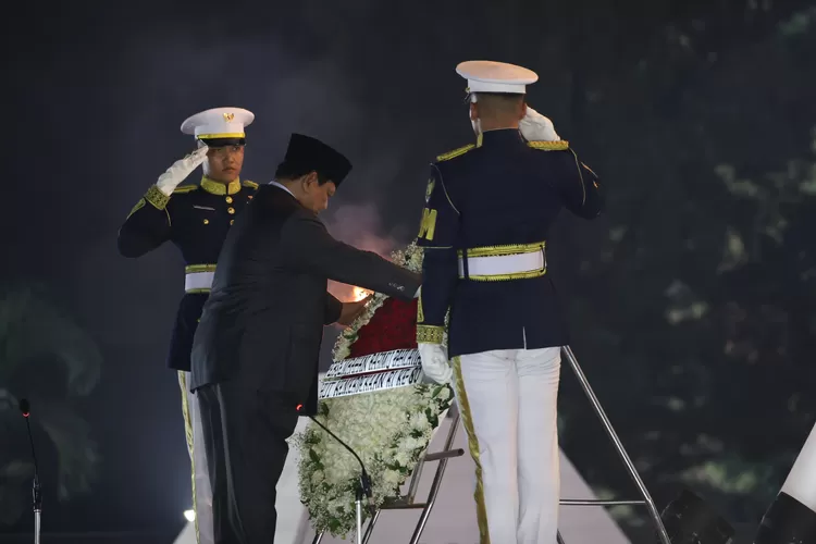 Menjelang Upacara Kemerdekaan, Presiden Prabowo Subianto Memimpin Ziarah dan Renungan Suci di Taman Makam Pahlawan Kalibata Jakarta