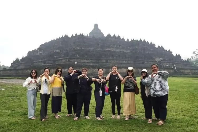 Candi Borobudur merupakan salah satu dari 10 destinasi prioritas nasional yang dijadikan andalan dalam paket wisata Nataru oleh Kementerian Pariwisata. (Kemenpar)