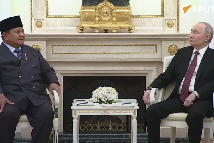 Presiden Prabowo Subianto bertemu dengan Presiden Rusia Vladimir Putin di Kremlin, Rabu (10/12). (Sputnik)