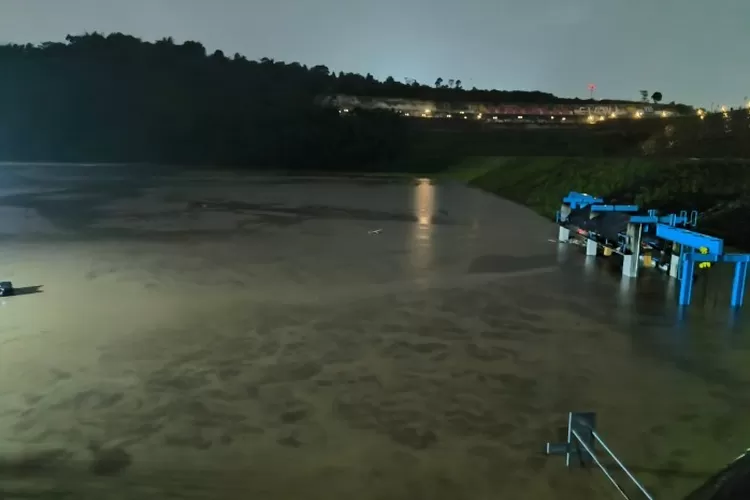 Kementerian PU memastikan bahwa bendungan Ciawi dan Sukamahi mampu menahan debit air yang besar hingga punya fungsi khusus menahan banjir.  (Kementerian PU)