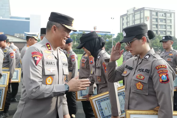 KAPOLDA IMAM SUGIANTO: UKIR PRESTASI UNTUK KEHARUMAN INSTITUSI, BANGSA ...