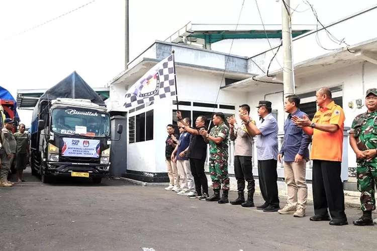 Lepas Armada Logistik Pemilu 2024 Tahap 3 Bupati Jember Minta