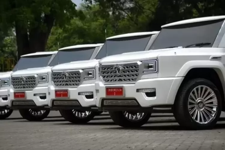 Presiden Probowo Subianto mantap menggunakan mobil Maung Garuda jenis MV3 , Produk PT Pindad, sebagai mobil dinas kenegaraan.