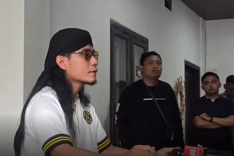 Gus Miftah mundur sebagai Utusan Khusus Presiden, tangis haru dan keputusan tanpa tekanan, simak kisah lengkapnya di sini.