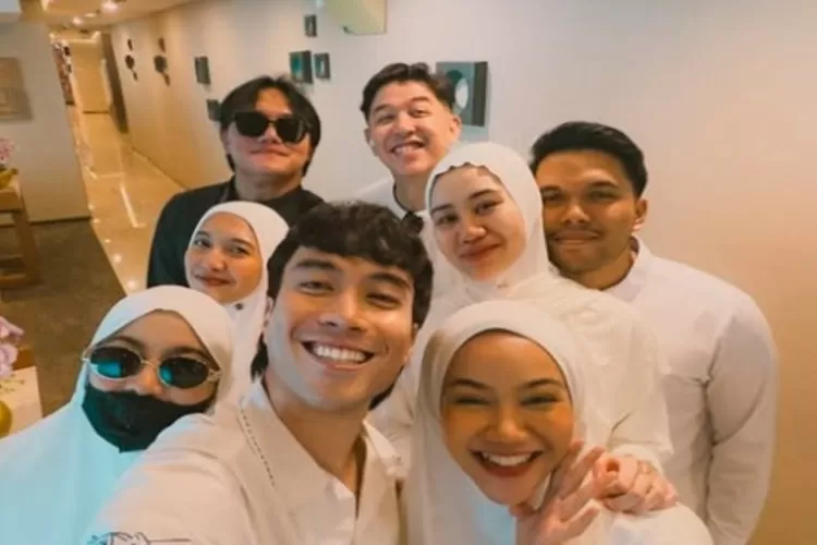 Mahalini berangkat umroh (Instagram Vidi Aldiano)