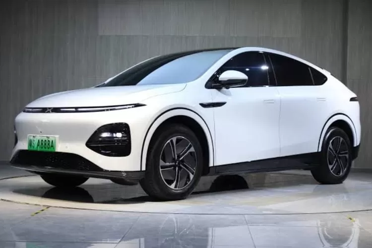 XPENG G6. XPeng, produsen mobil listrik asal China, resmi merakit mobil listrik di Purwakarta.  (Produsen Cina)