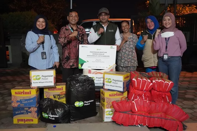 Sebagian Daerah Jabar Dilanda Banjir, Pegadaian Serahkan Bantuan Untuk ...