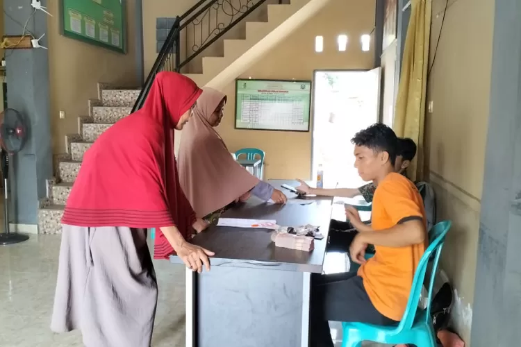 Selamat! Bansos Mitigasi Risiko Pangan Akhirnya Cair Awal Ramadhan Maret 2024, KPM Bahagia (Dok. kampungkb.bkkbn.go.id)