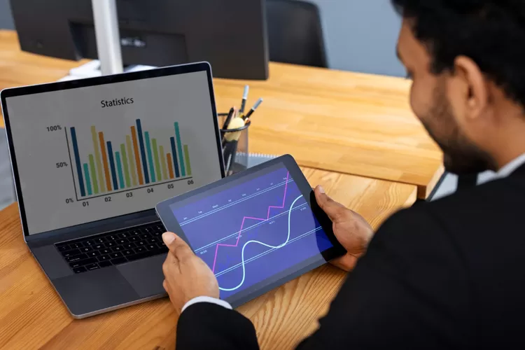 6 Alasan Mengapa Kamu Harus Belajar Menjadi Data Analyst. (Foto/Freepik.)