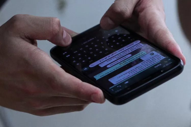 Ilustrasi WhatsApp atau WA (Unsplash/Asterfolio )