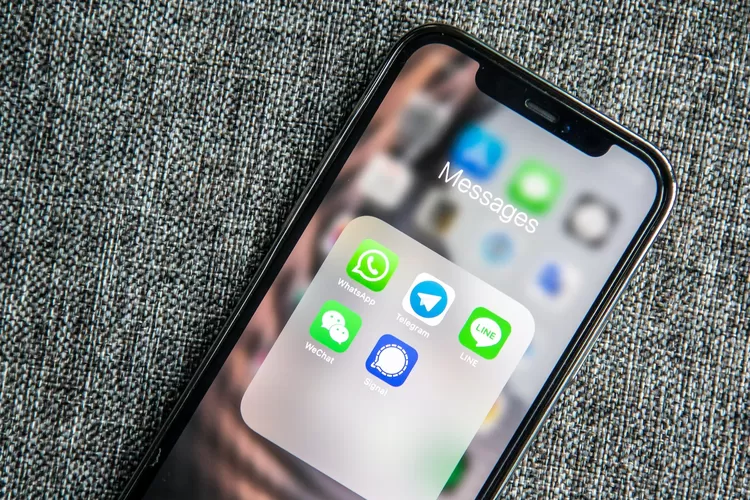 Ilustrasi WhatsApp atau WA (Unsplash/Adem)