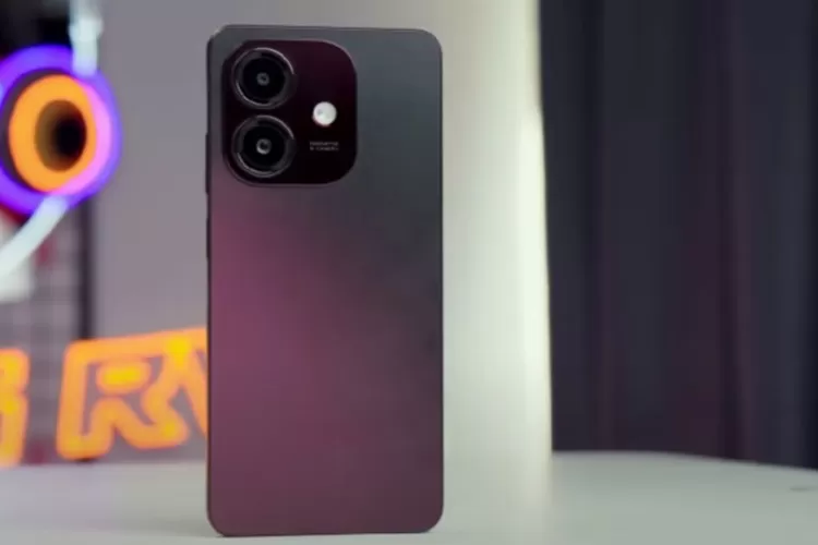 hp OPPO  (Youtube ESTechIN - Duel Gadgets)