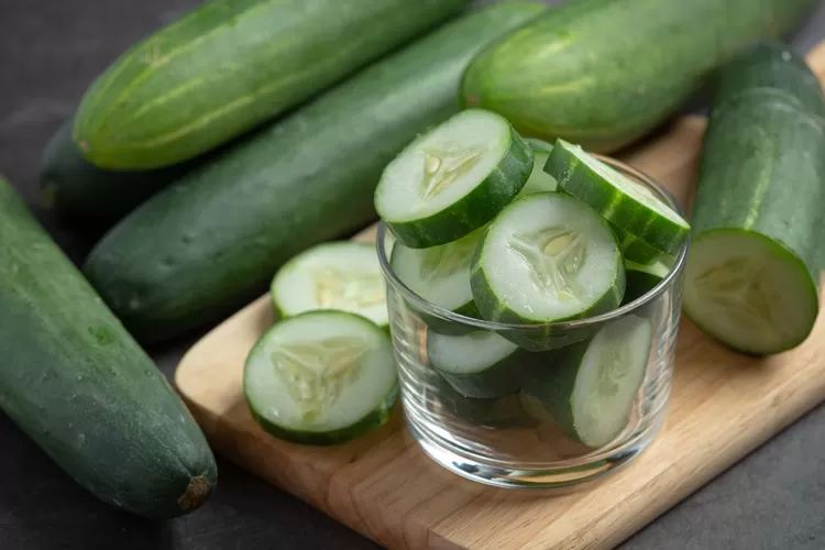 Illustrasi buah mentimun bai untuk kesehatan (Freepik)