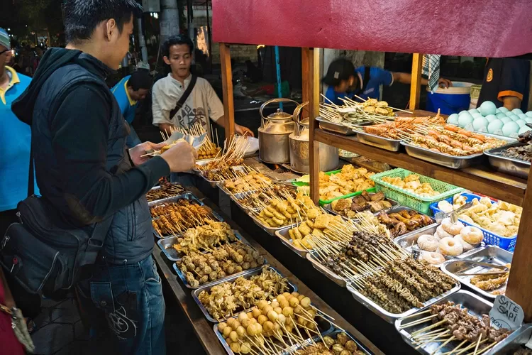 rekomendasi angkringan di Semarang  (pegipegi.com)