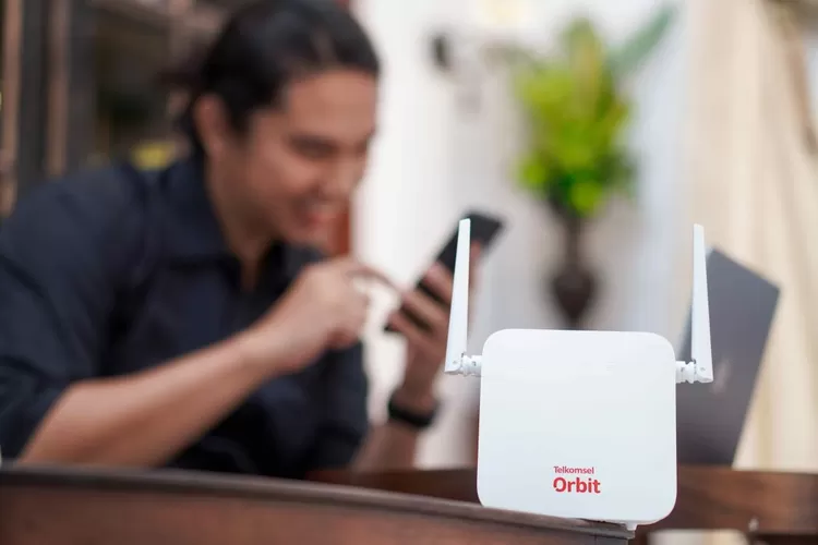 Paket WiFi Rp100 ribuan hadir dengan kuota melimpah dan kecepatan stabil. Pilihan terbaik untuk keluarga, mahasiswa, dan pekerja rumahan (dok Telkomsel.)