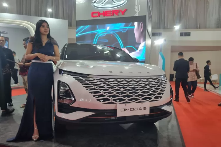 Chery memperkenalkan seluruh Line-Up Chery OMODA 5 Family dalam ajang GIIAS) Semarang 2023. (dok)