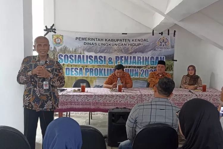Sosialisasi  dan penjaringan Desa Proklim tahun 2023 di komplek alun-alun Kaliwungu Jumat 27 Oktober 2023. (edi prayitno/kontributorr Kendal)