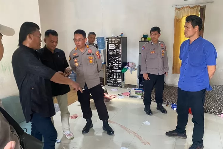 Polisi melakukan olah TKP pada kasus istri di Mranggen Demak tewas dibunuh suami.  (Istimewa)