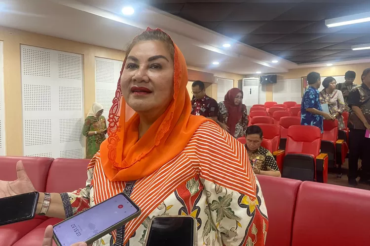 Wali Kota Semarang Hevearita Gunaryanti Rahayu menyatakan bahwa pemkot akan mengupayakan kenaikan UMK Semarang. (Humas Pemkot)