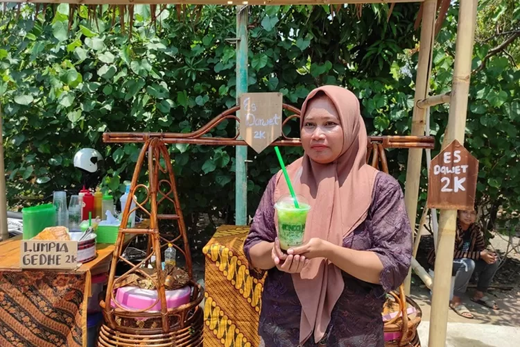 Dawet Rondo 19, es dawet khas Demak hadir di Pasar Ndoro Bei. (zaidi)