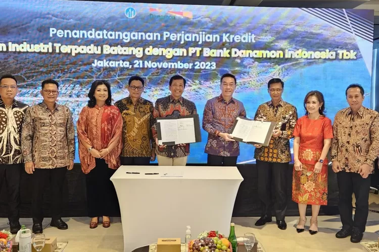 Jajaran Direktut PT KITB dan Jajaran PT PT Bank Danamon Indonesia/ dok KITB.