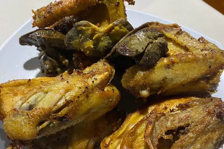 Warung ayam goreng dan sop buntut khas Semarang (dok google theodora)
