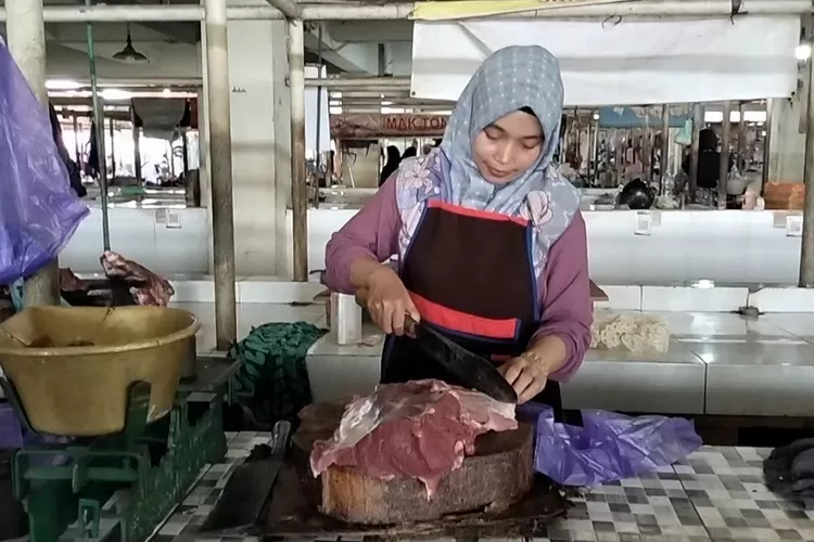 Penjual daging di pasar induk Batang/ dok Diskominfo.