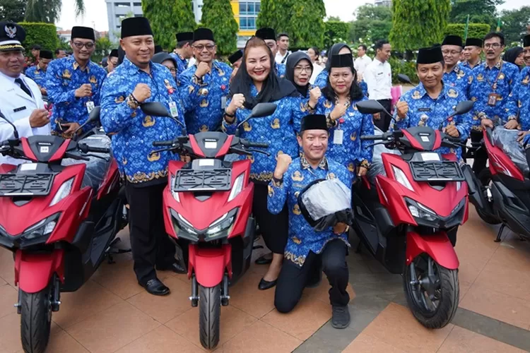Wali Kota Semarang Bagikan Motor Baru untuk 177 Lurah (Humas Pemkot)