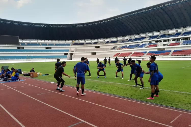 Persiapan PSIS Semarang jelang pertandingan lawan PSS Sleman. PSIS siap taklukan Elang Jawa. (Ayosemarang.com/ Audrian Firhannusa)