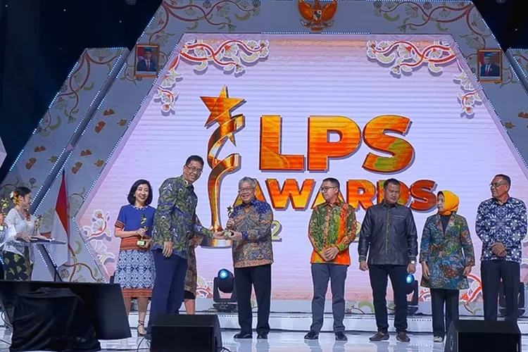Berkontribusi Signifikan Dukung Inklusivitas Keuangan, bank bjb Raih LPS Banking Award 2023