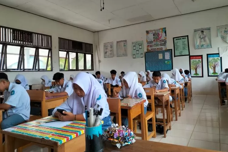 Soal Informatika Kelas 8 Semester 1 Kurikulum 2013 Lengkap Kunci ...