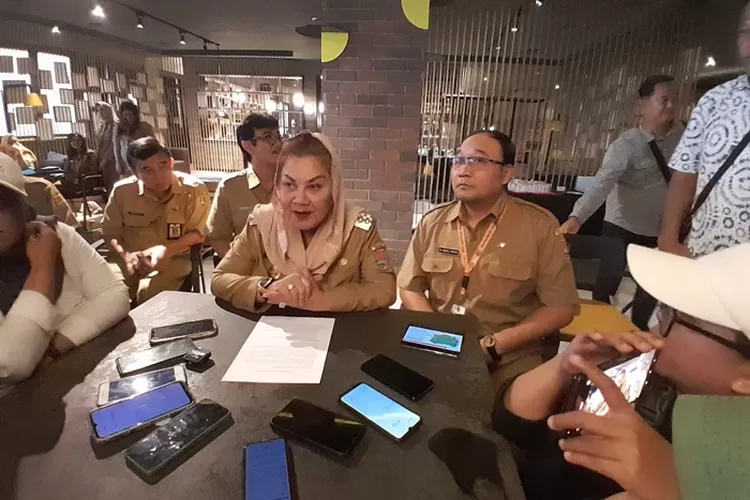 Wali Kota Hevearita Gunaryanti Rahayu memaparkan kasus Covid 19 di Semarang. (Ayosemarang.com/ Audrian Firhannusa)