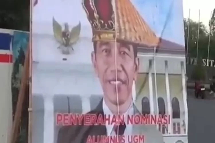 3 Fakta Pemasangan Baliho Presiden Jokowi Sebagai Alumnus UGM Memalukan ...