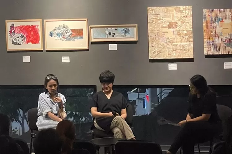 Diskusi bersama Eunice Nuh Tantero dan Karin Josephine mengenai pameran karya mereka di Artotel Gajahmada Semarang.  (Artotel)