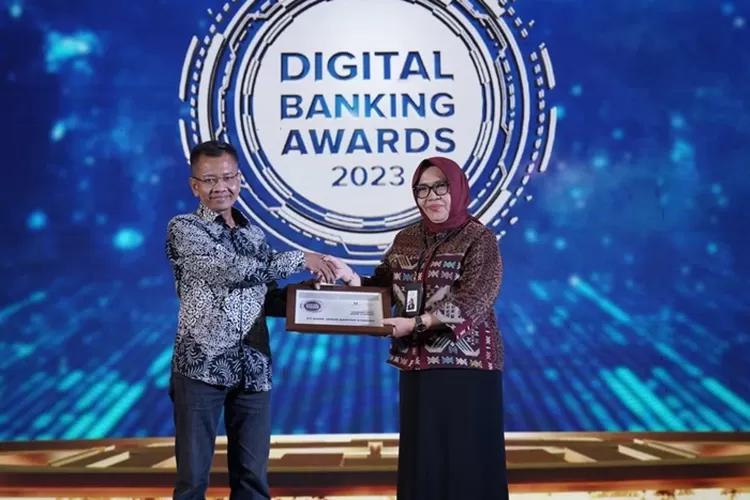 Konsisten Bertransformasi Layanan Digital, Bank Bjb Syariah Raih ...