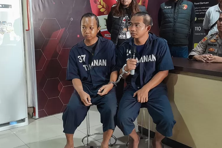 Dua pencuri yang babak belur karena hendak mencuri di Asrama Kodam Candisari Semarang. Untuk pelaku kiri bernama Fajar Robika dan kanan bernama Eko Mei.  ((Ayosemarang.com/ Audrian Firhannusa))
