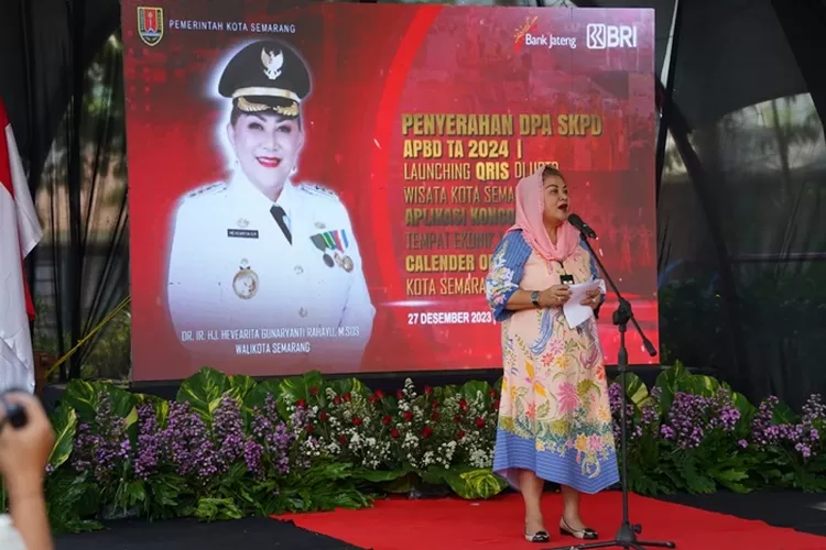 Wali Kota Semarang Hevearita Gunaryanti Rahayu saat meresmikan Calender of Events 2024 di Semarang.  (Humas Pemkot)