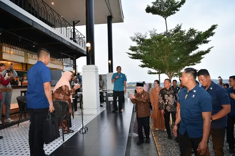 Wakil Presiden Ma'ruf Amin saat menyambangi restoran Dijawa Imperial Javanese Resto Semarang. (istimewa)