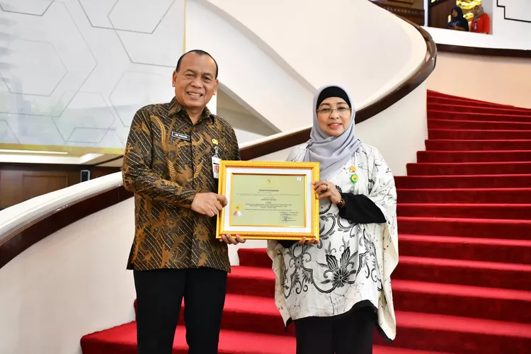 Penjabat Bupati Batan Lani Dwi Rejeki dengan Pj Sekda Batang Ari Yudianto/ Muslihun kontributor Batang