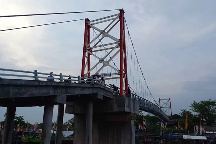Jembatan gantung penghubung dua dusun di Desa Gempolsewu selesai dibangun.  (Edi Prayitno/ kontributor Kendal)