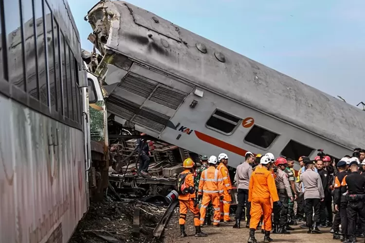 Imbas Tabrakan KA Di Cicalengka Bandung, 8 Rute Perjalanan Kereta Api ...