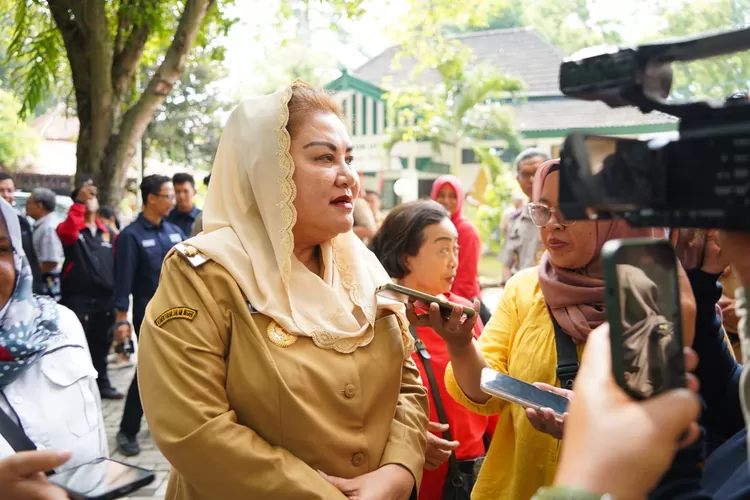 Wali Kota Semarang Hevearita Gunaryanto Rahayu mengimbau larangan makan daging anjing di Semarang.  ((Humas Pemkot))