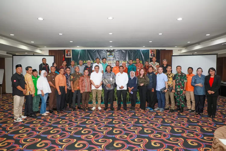 Pemprov Jateng saat mengumpulkan berbagai perwakilan partai peserta pemilu.  (Humas Jateng)