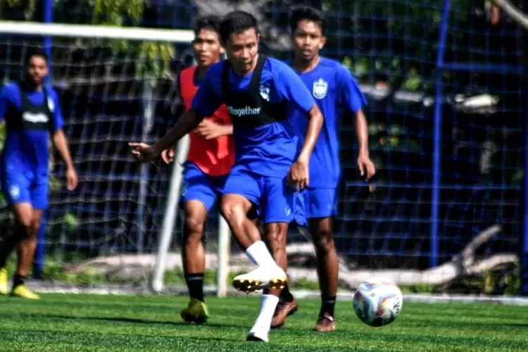 Gelandang PSIS Semarang Evan Dimas siap bantu timnya saat melawan Persebaya.  ((Ayosemarang.com/ Audrian Firhannusa))