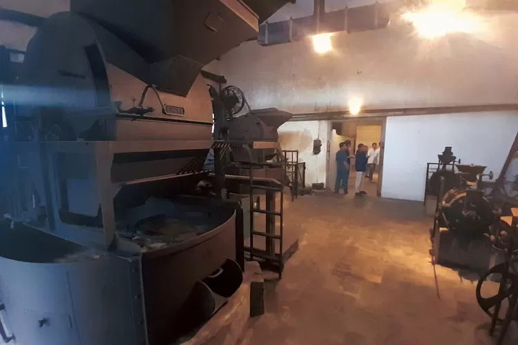 Eks pabrik kopi tua legendaris di Semarang yang bernama Margo Redjo. Bekas pabrik ini terus disulap menjadi semacam museum.  ((Ayosemarang.com/ Audrian Firhannusa))