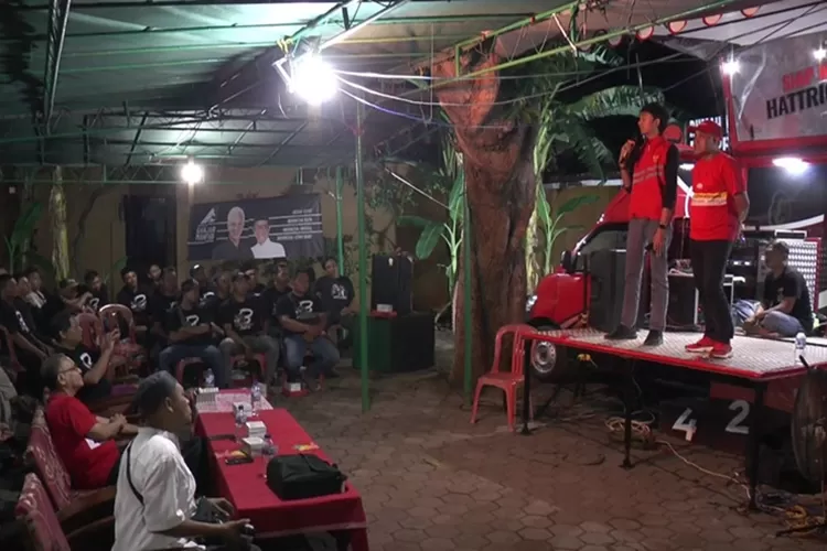 Pertemuan komandante gugus tugas PDI Perjuangan di kediaman caleg H Munawir di Desa Jatipurwo Rowosari Kamis 18 januari 2024 malam.  (edi prayitno/kontributor Kendal)