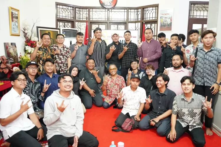 Samuel Wattimena saat bertemu dengan anak muda Semarang. Dalam kesempatan ini Samuel berbagi pengalaman.  ((Istimewa))